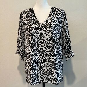 WELL WORN Black and White Blouse Size Extra Large NWOT